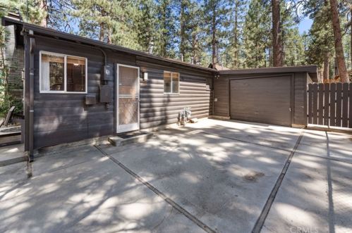 340 Sherwood Blvd, Big Bear City CA  92314 exterior