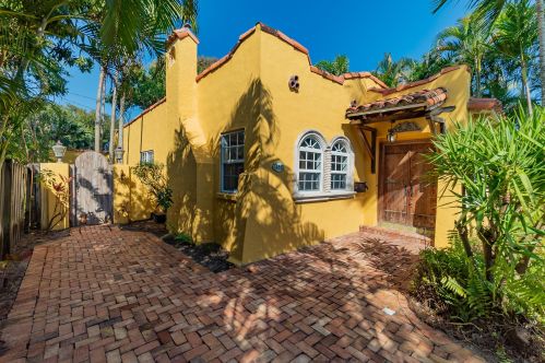 429 47th St, West Palm Beach FL  33407-2939 exterior