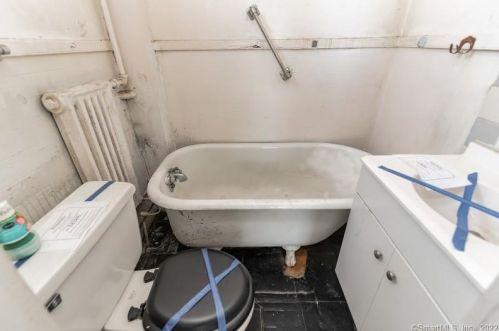 15 Wall St, Middletown CT 06457-4705 exterior