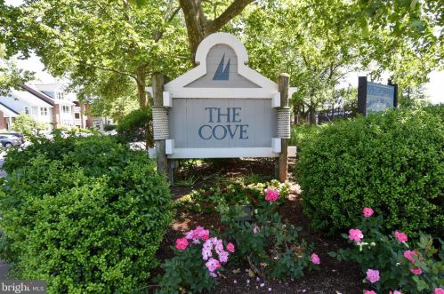 7604 Lakeside Village Dr, Falls Church VA  exterior