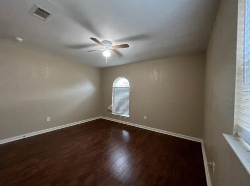 3404 Royal Crst Dr, Fort Worth TX 76140-2716 exterior