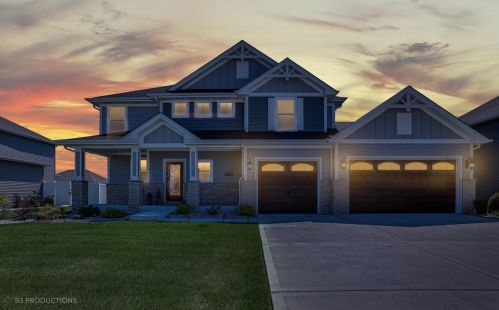 9435 106th Ave, Dyer, IN 46373