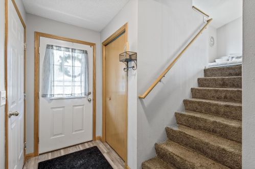 1302 Trail Dr, Faribault, MN 55021-7069