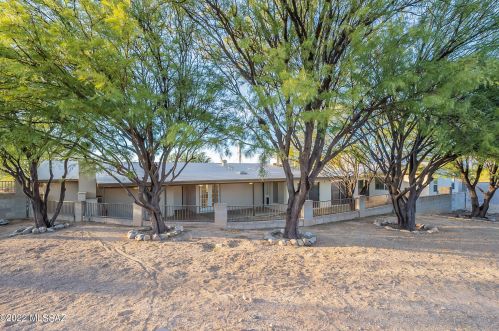 1348 Avenida Conalea, Tucson AZ 85748-7716 exterior