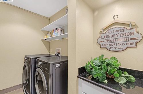 7426 Stonedale Dr, Pleasanton CA  94588-3737 exterior