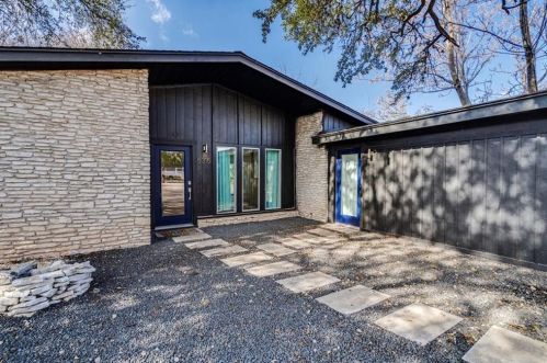 5315 Downs Dr, Austin, TX 78721-2205