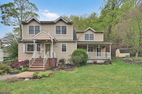 104 Skyline Lake Dr, Skyline Lakes, NJ 07456-1955