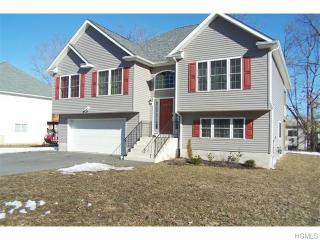 102 Logans Way, Maybrook, NY 12543-1235