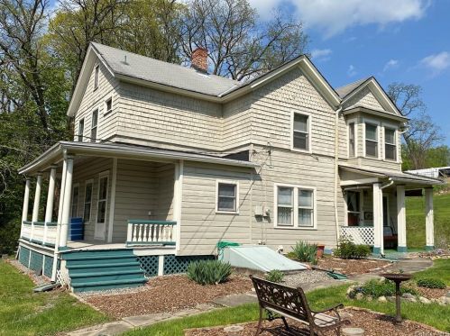 66 Old Albany Post Rd, Crotonville, NY 10562-1929