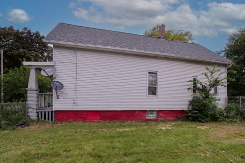 1938 24th St, Milwaukee, WI 53205-1432