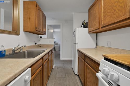 64 Panoramic Way, Berkeley CA 94704-2540 exterior