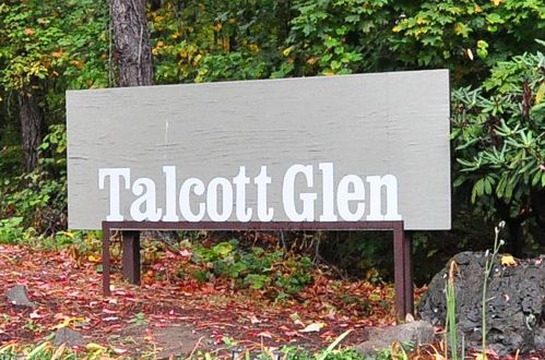10 Talcott Gln, Farmington CT  06032-3526 exterior