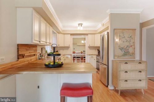 5550 Wide Oak Ct, Woodbridge VA  22192-6036 exterior