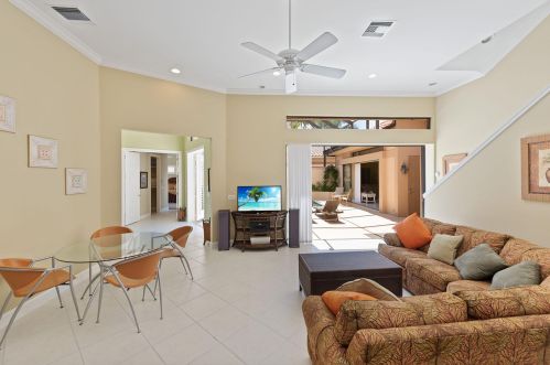 833 Swan Dr, Marco Island, FL 34145-5737