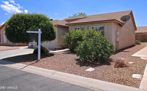 1717 Lindrick Dr, Chandler AZ 85249-5033 exterior