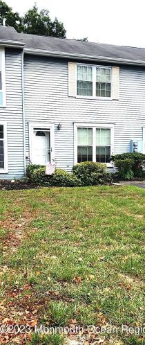1336 Paris Ct, Lakewood, NJ 08701-3729