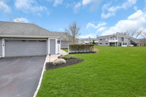 137 Captains Ct, Moriches, NY 11955-1700