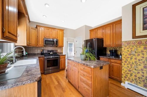 270 Prosperous Valley Rd, Middletown NY  10940-8707 exterior