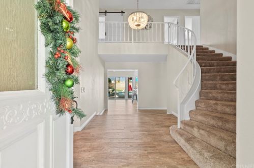 25371 Avenida Ronada, Santa Clarita, CA 91355-3203