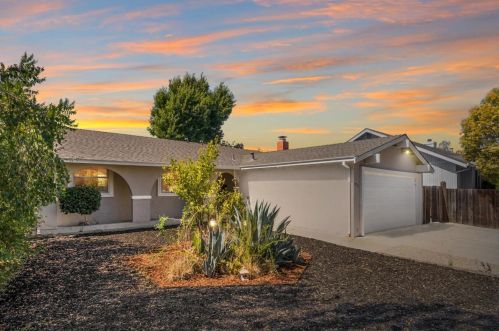 1751 Fisher Dr, Concord, CA 94520-4064