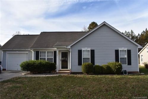 4401 Craven Hill Dr, Charlotte, NC 28216-1980