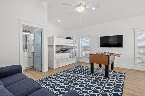 200 Pne Ave, Saint George Island FL  32328-2805 exterior