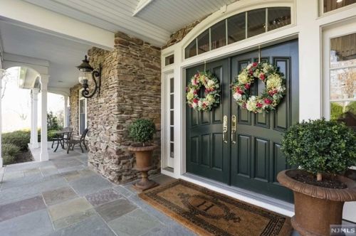 285 Greenridge Rd, Franklin Lakes, NJ 07417-2011
