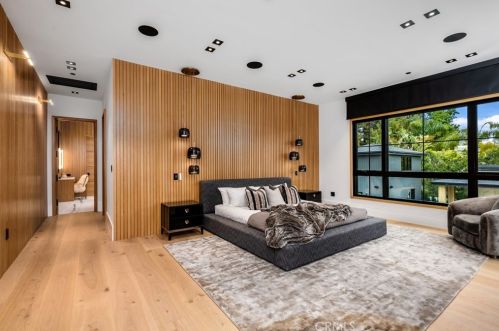 4508 Haskell Ave, Van Nuys CA  91436-3148 exterior