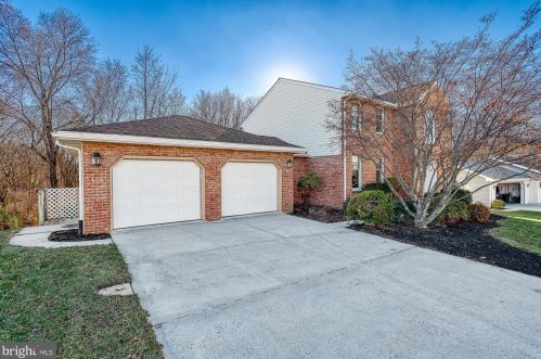 56 Sherwood Cir, West Enola PA  17025-1840 exterior