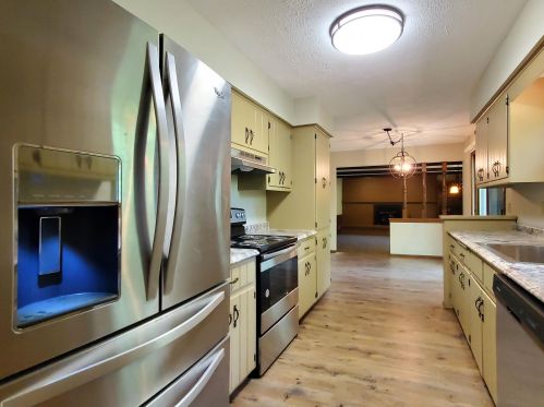 5503 Grandview Dr, Greendale, WI 53129-1539