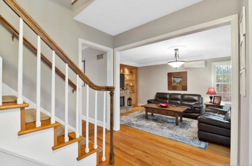 7 Old Woods Rd, Brookfield Center, CT 06804-3630