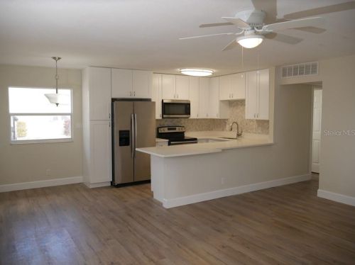 202 Bedford St, Ruskin, FL 33573-6069