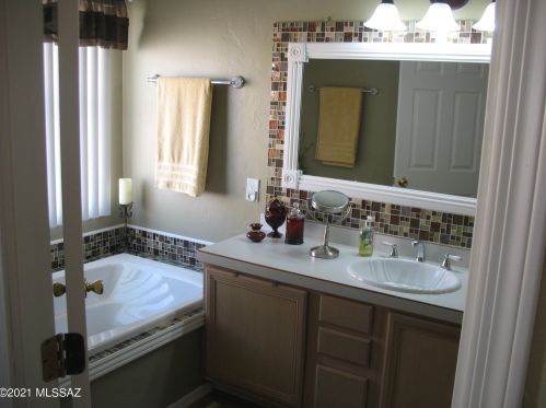 7637 Touchstone St, Tucson AZ 85735-9046 exterior