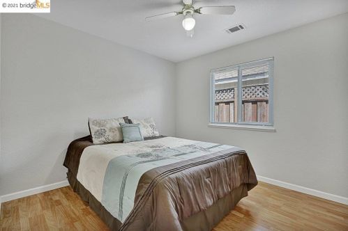 3889 Oak Grove Ct, Oakley CA  94561-4218 exterior