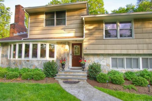 23 Clark Rd, Bridgeport, CT 06611-2405