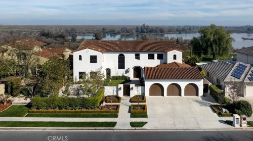 4960 Bluff Ave, Fresno, CA 93722-2126