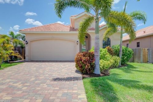 618 103rd Ave, Naples FL  34108-3219 exterior