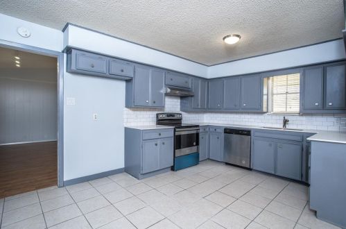 610 Woodhaven Pl, Richardson TX  75081-5108 exterior