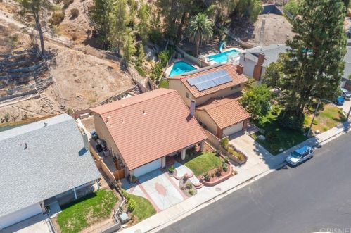 29000 Gladiolus Dr, Santa Clarita CA  91387-1828 exterior