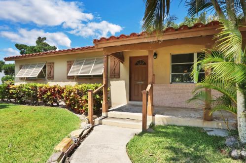 625 Flotilla Ln, West Palm Beach, FL 33408-4822