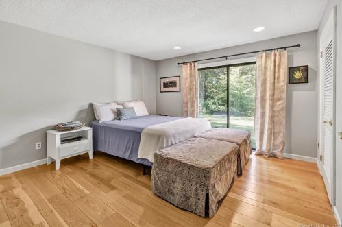 75 Honeysuckle Hill Ln, Bridgeport CT  06612-1145 exterior