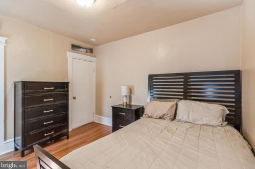 239 Chestnut St, West Deptford NJ  08093-1307 exterior