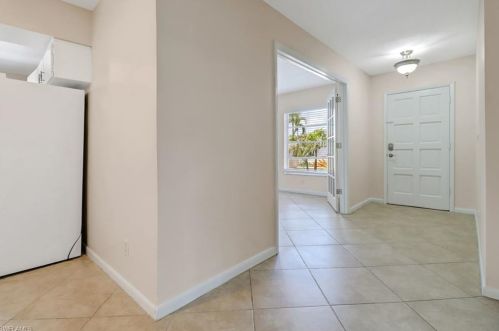 665 97th Ave, Naples, FL 34108-2280