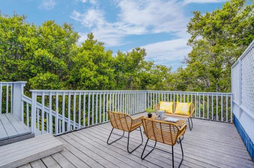 95 Colorados Dr, Millbrae CA  94030-2107 exterior