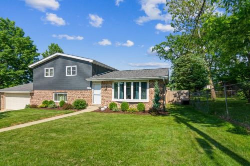 2429 Tulip Tree Ln, Dyer, IN 46311-1844