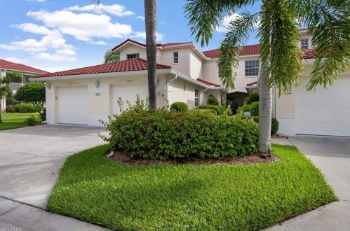 635 Lalique Cir, Naples, FL 34119-1347