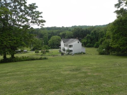 23 Honor St, Coal Center, PA 15423-1243
