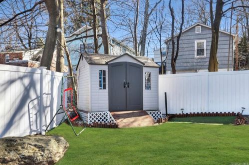 240 Overland Rd, Mahopac NY  10541-1121 exterior