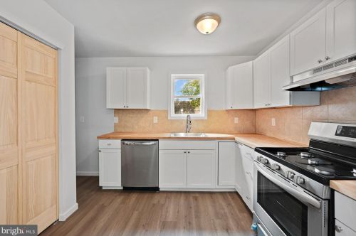 12 Poplar St, Swedesboro NJ  08085-1228 exterior