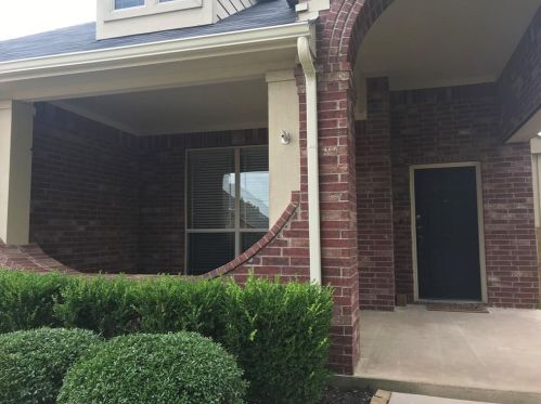 1212 Inglewood Dr, Midlothian, TX 76063-5752